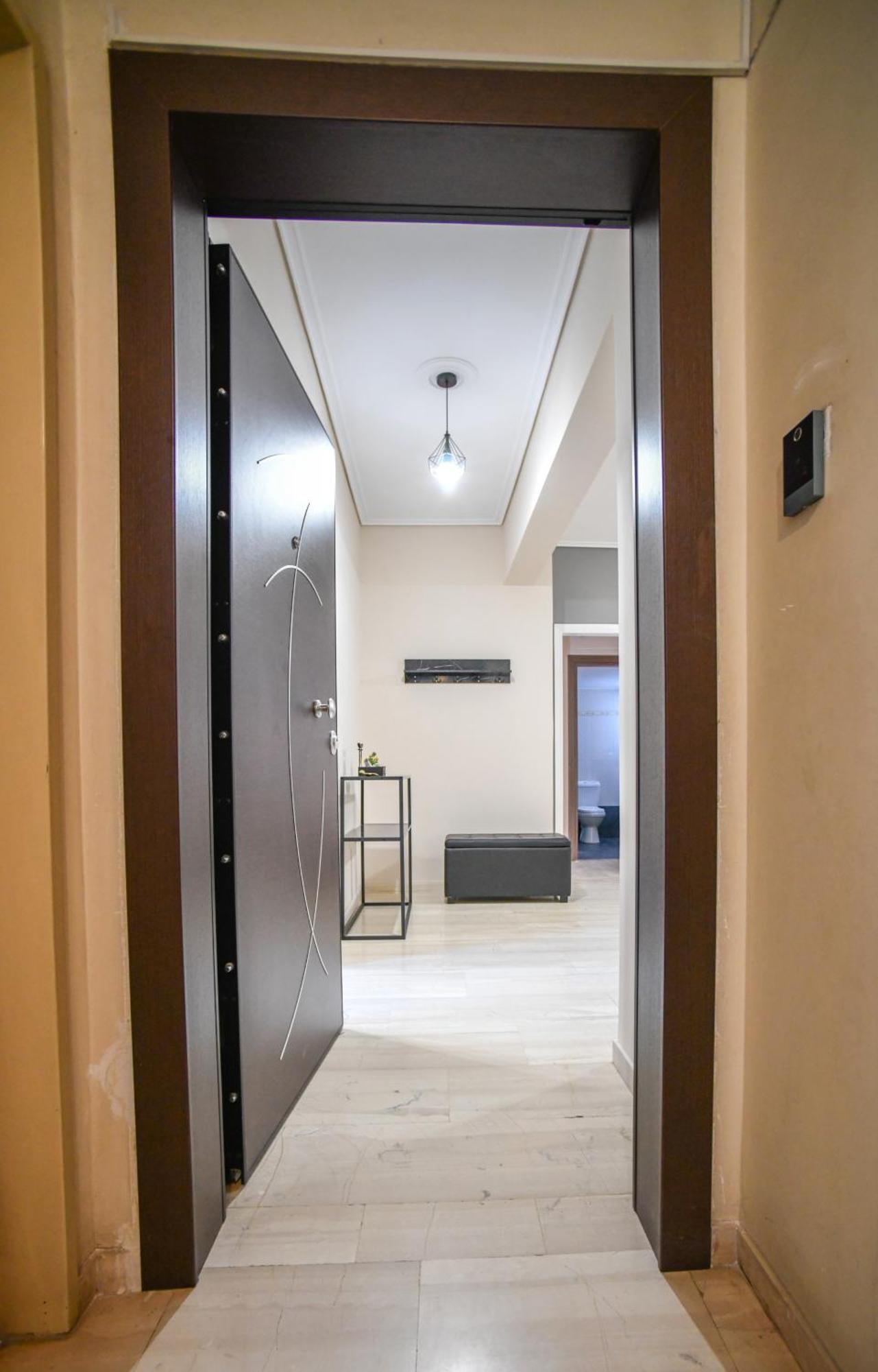 Modern By Athens' Center Apartment *