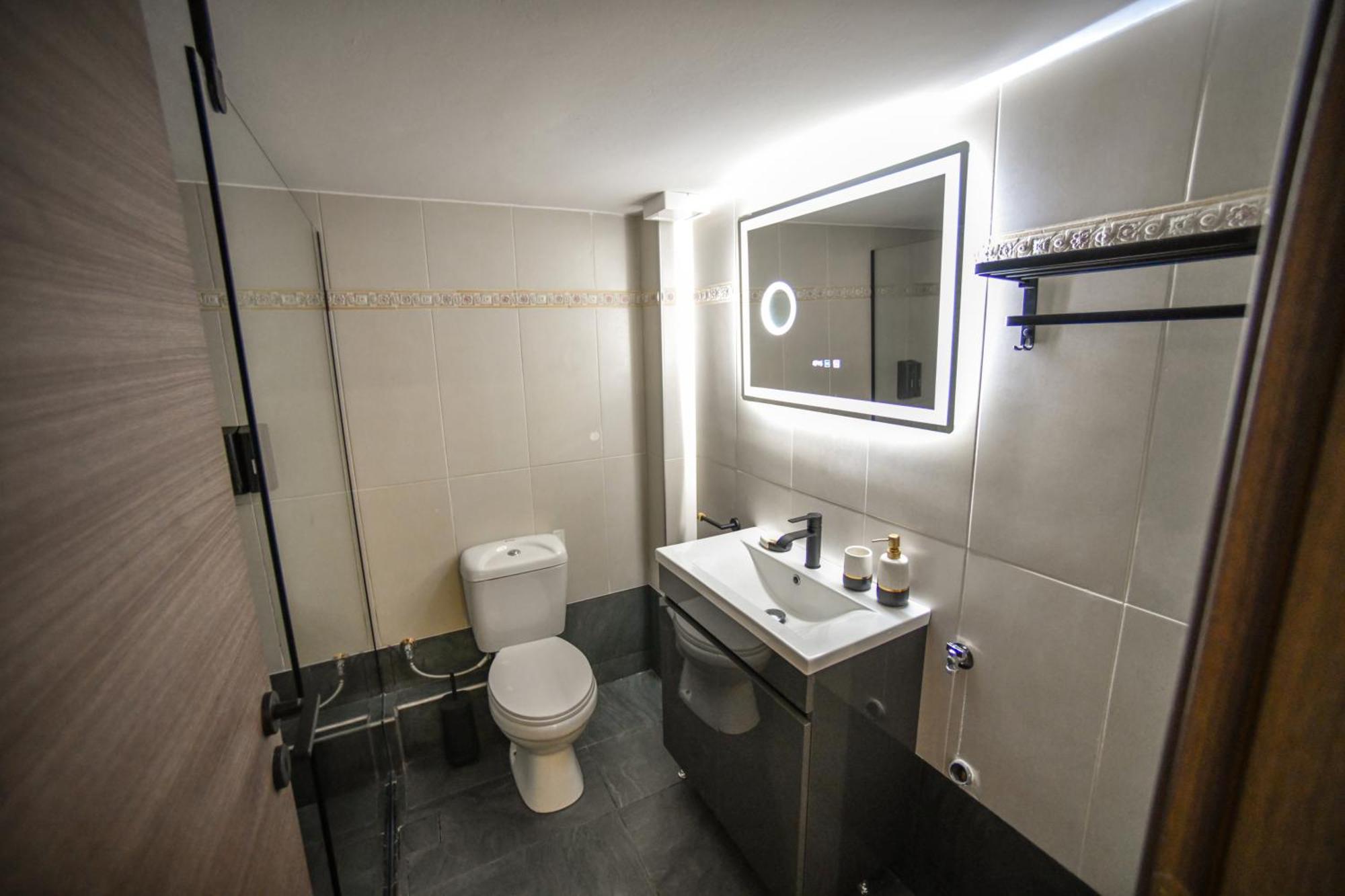 Modern By Athens' Center Apartment Athens